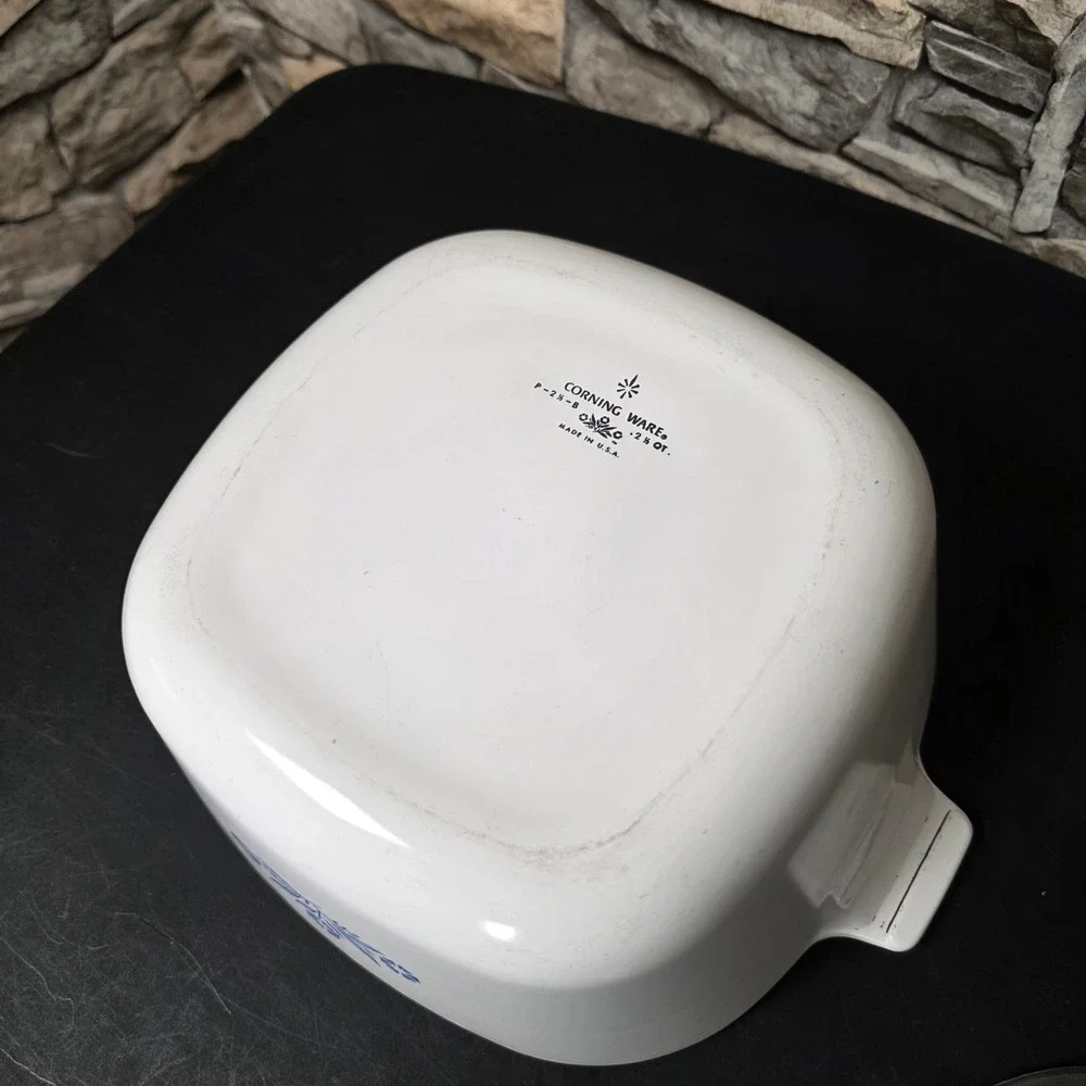 Corning Ware Casserole Dish Blue Cornflower 2.5 QT Retro Americana Kitchen w Lid